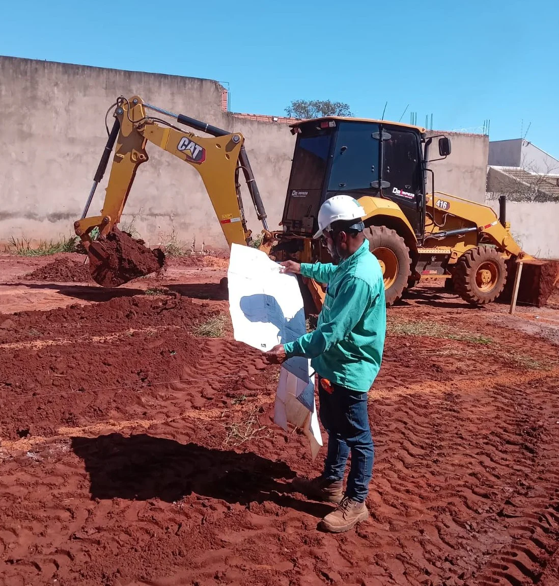 Cosme dos Santos de Andrade, mestre de obras da MRV, em um canteiro de obras 